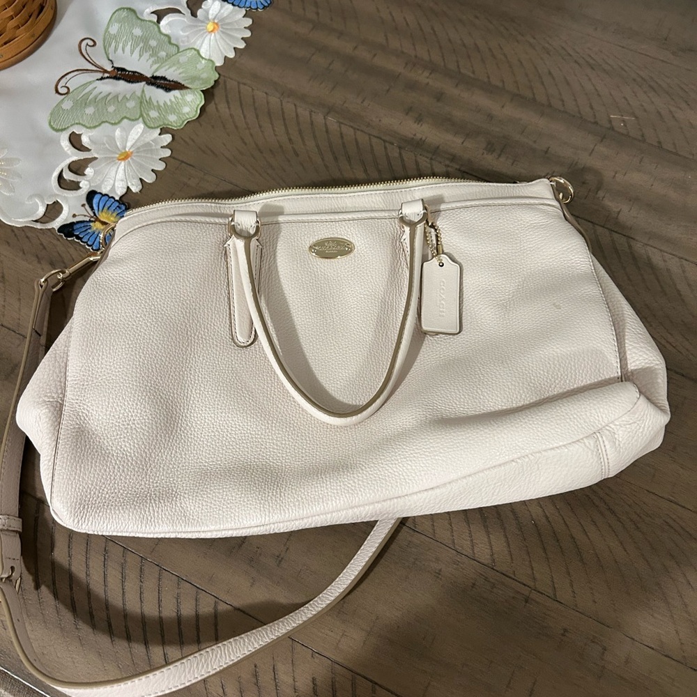 Elegant Cream Pebble Leather Tote Bag